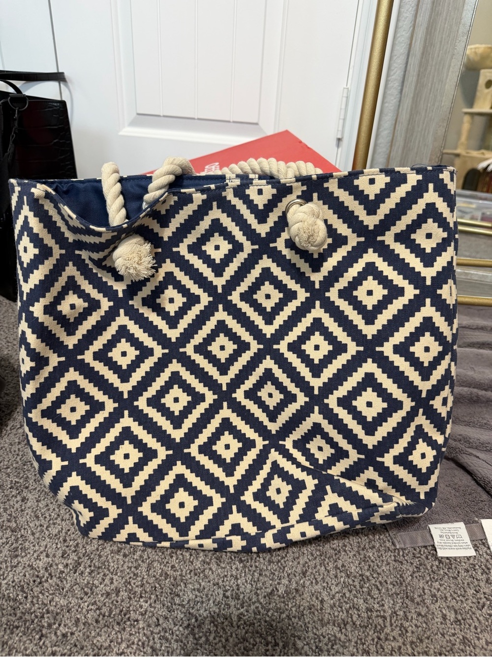 Navy & Cream Diamond-Pattern Rope-Handle Tote